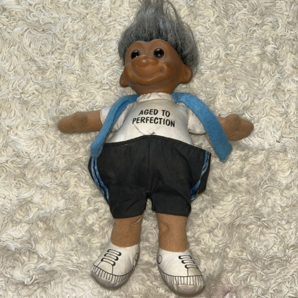 Vintage Russ Berrie grey hair‎ aged to perfection soft bodied troll doll